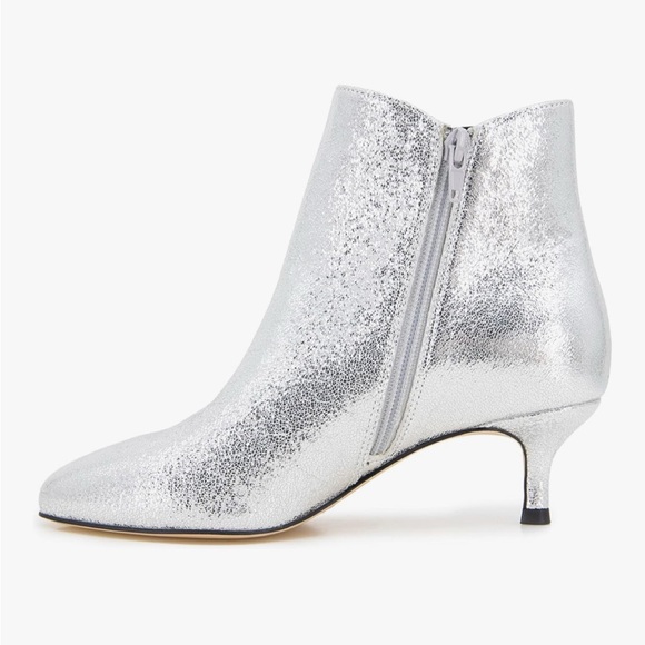New-XOXO Shimmering Silver Ankle Booties - Picture 3 of 7